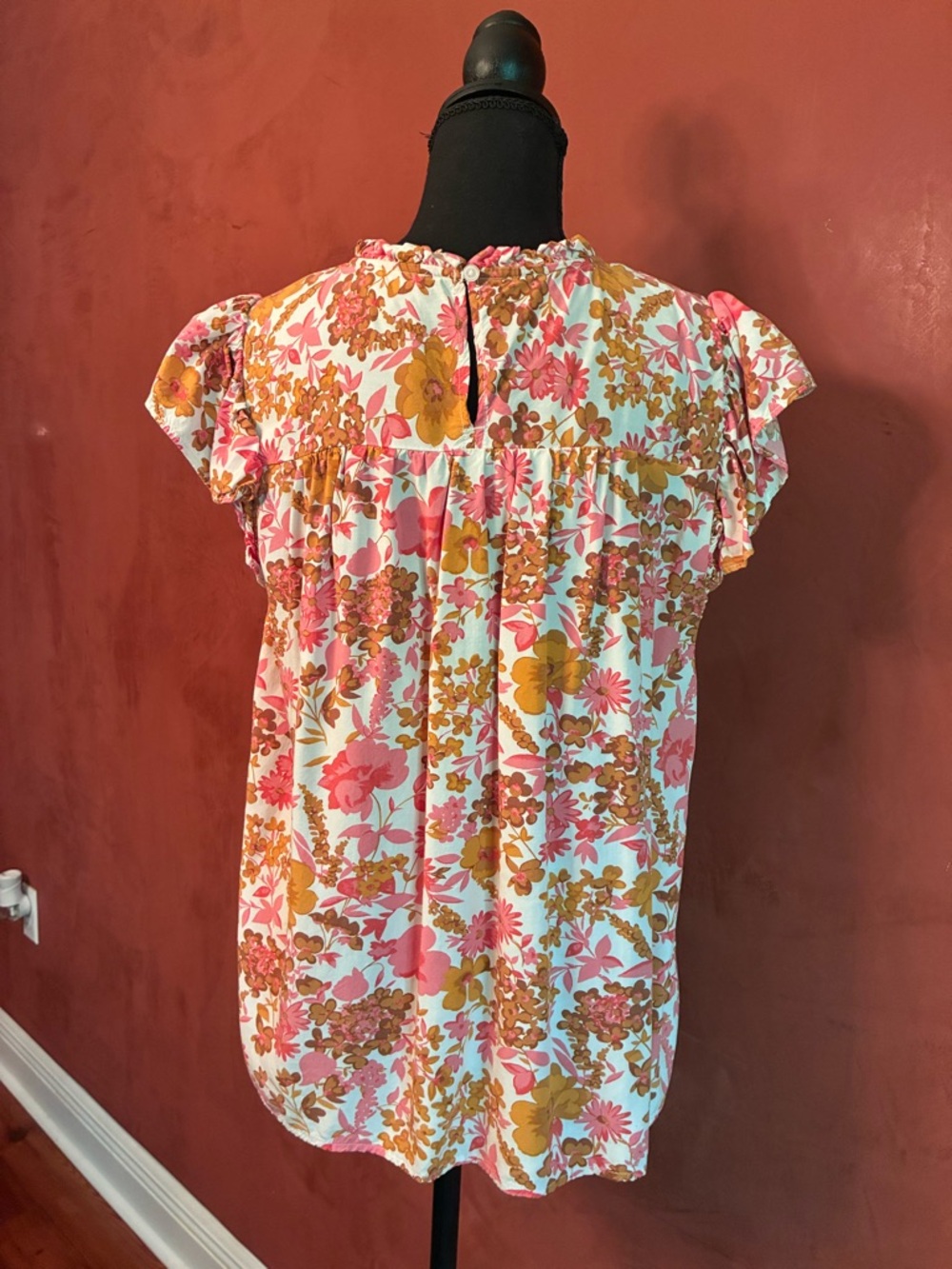 LOFT Outlet Women’s Floral Flutter Sleeve Blouse, Size LP - Picture 7 of 14